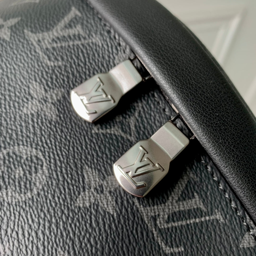 Louis Vuitton Discovery Bumbag Monogram Eclipse Canvas Black