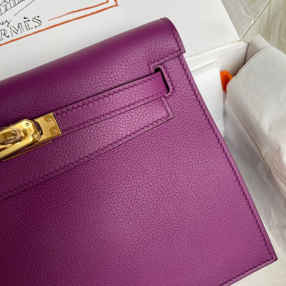Hermès Kelly To Go Wallet - Purple Leather with Gold Hardware