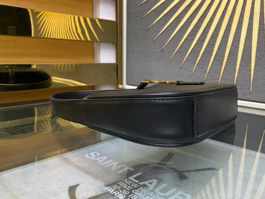 Saint Laurent Le 5 à 7 Small Hobo Bag in Smooth Leather - Black