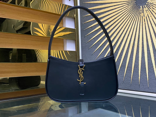Saint Laurent Le 5 à 7 Small Hobo Bag in Smooth Leather - Black