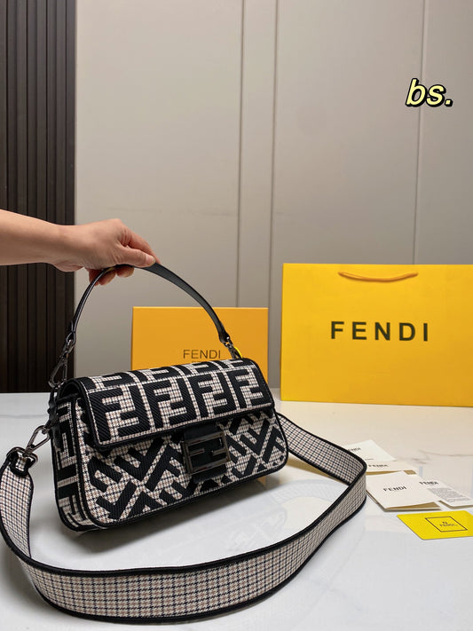 Fendi FF Monogram Canvas Baguette Shoulder Bag - Black/White
