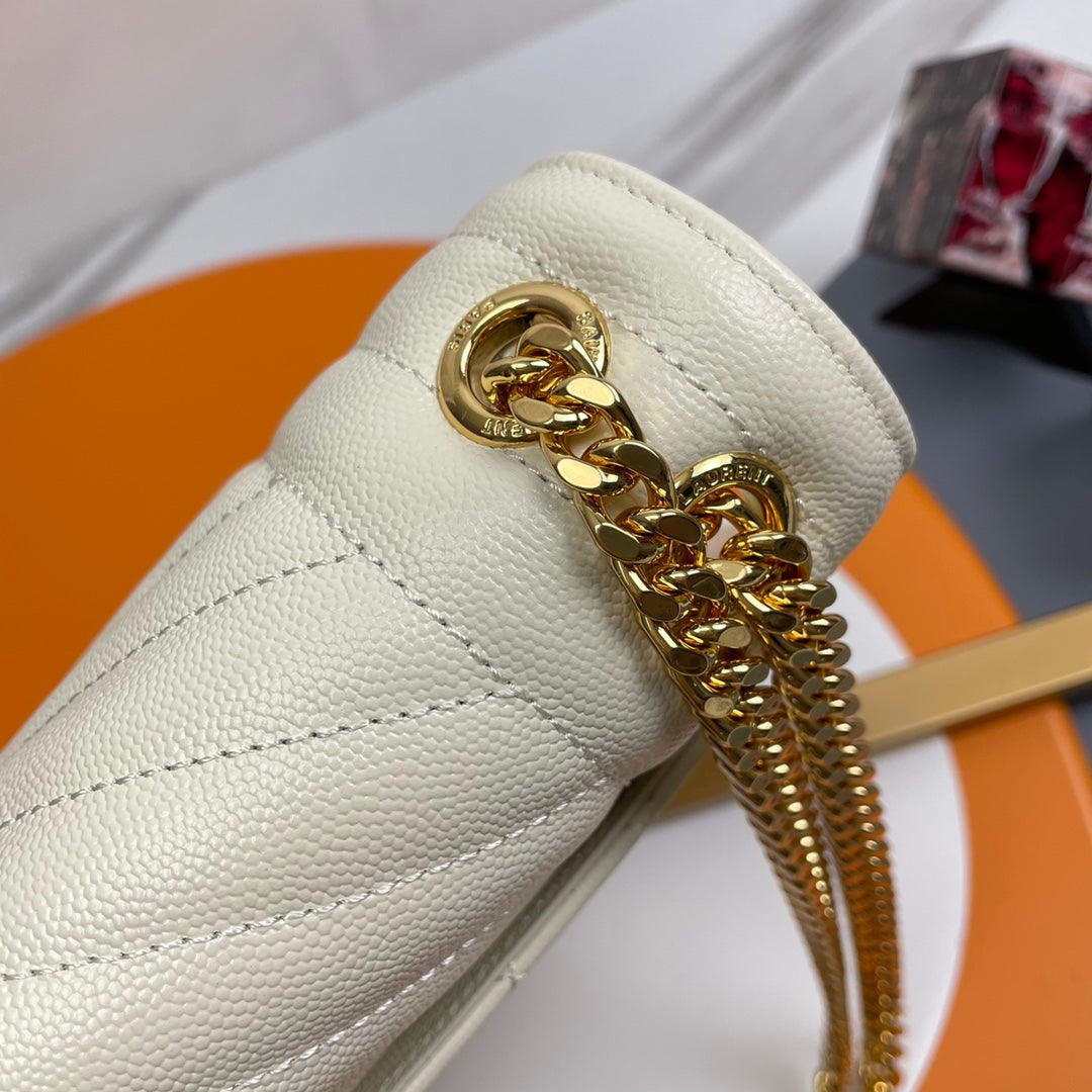 Saint Laurent Envelope Medium Bag in Quilted Leather - White/Gold