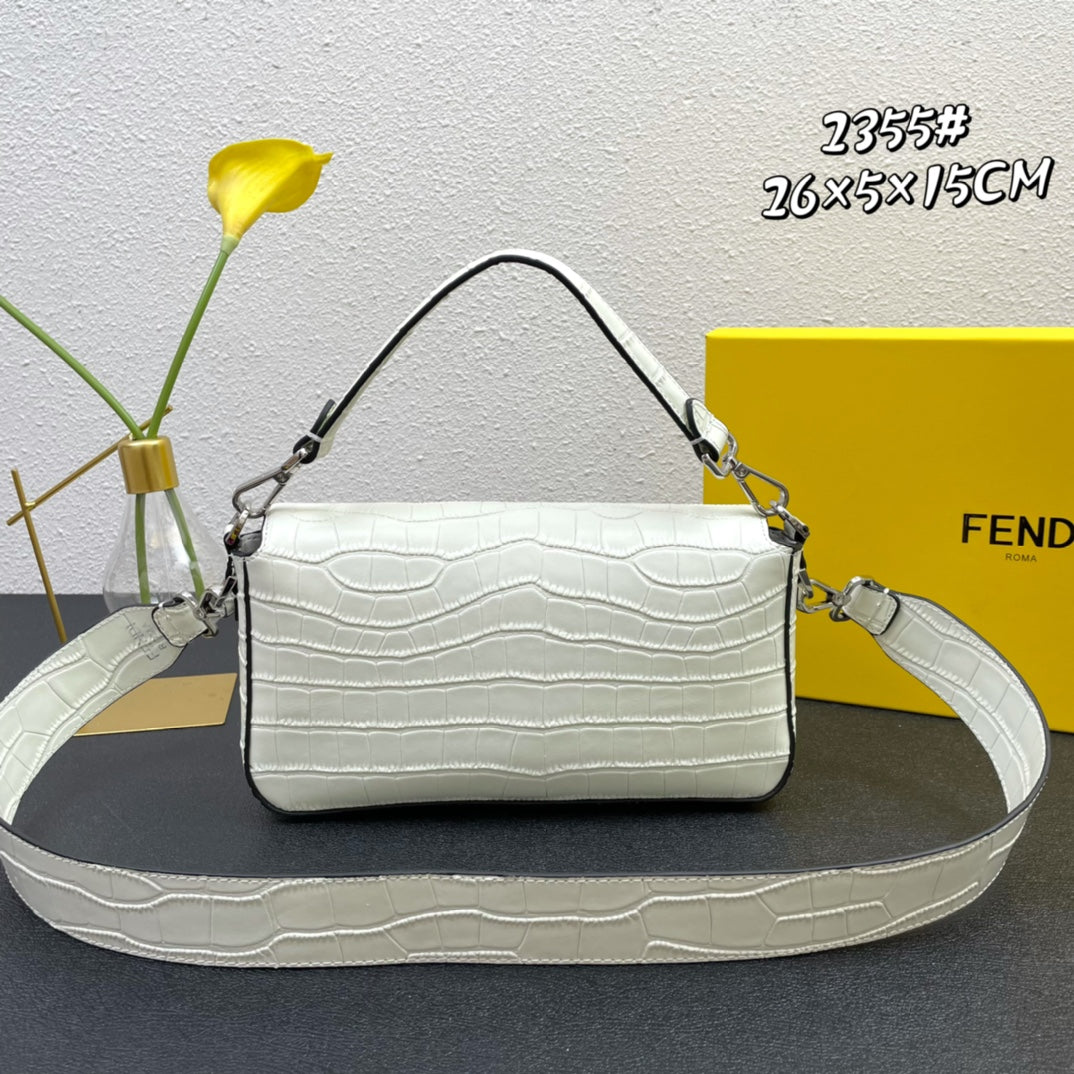 Fendi Baguette White Textured Leather Shoulder Bag - 26x5x15cm