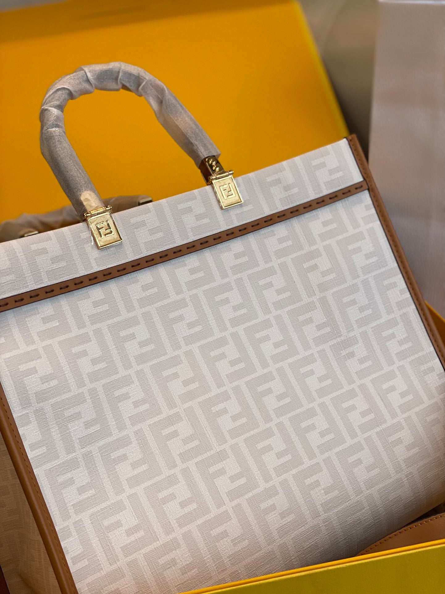 Fendi Sunshine Shopper Medium Antonio Lopez Illustration Tote Bag