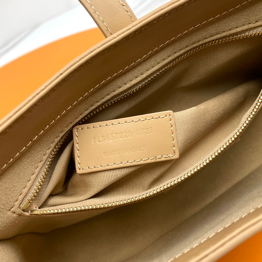 Saint Laurent Le 5 à 7 Leather Shoulder Bag - Beige