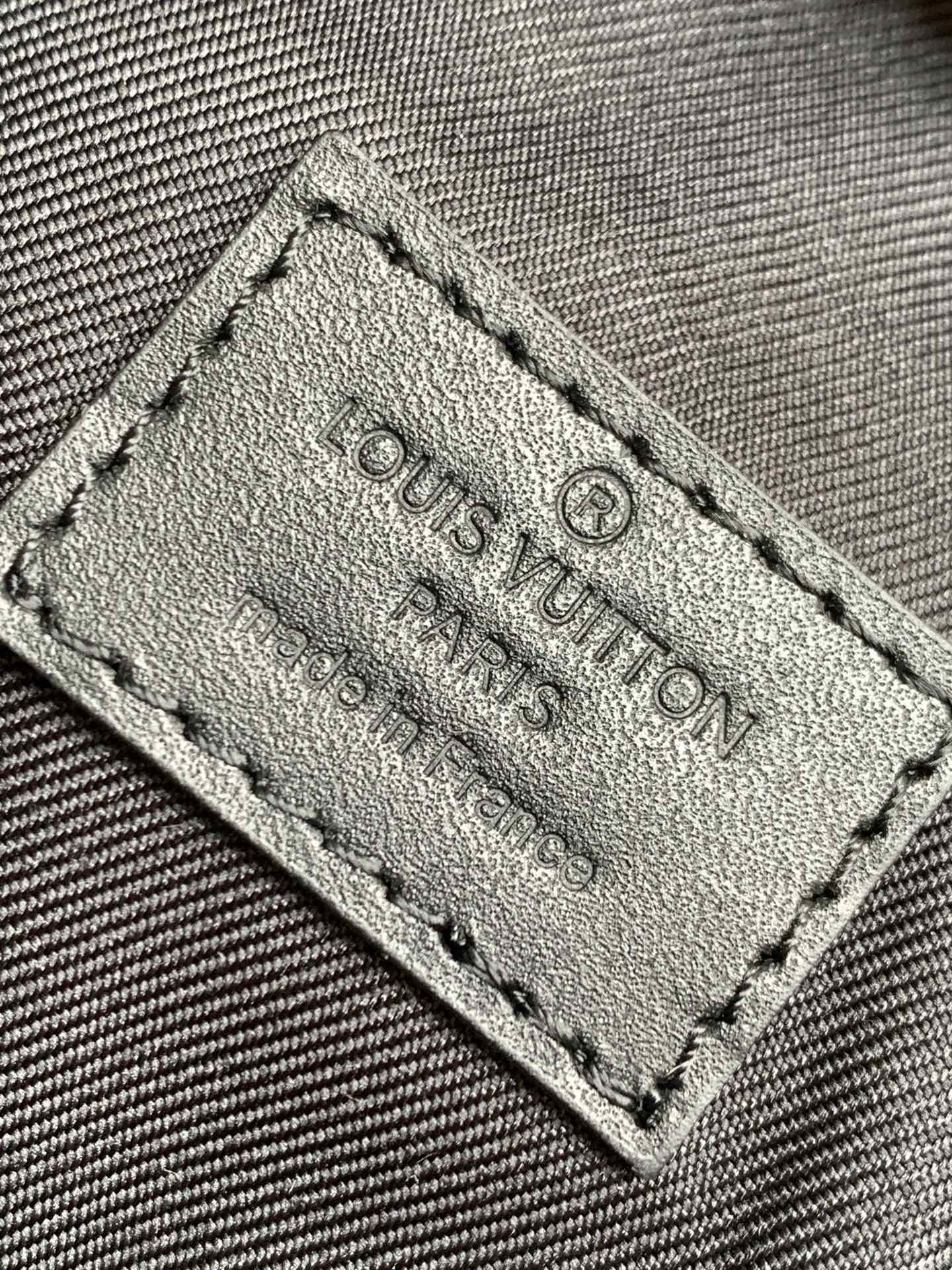 Louis Vuitton Soft Trunk Wallet Monogram Taurillon Leather Black