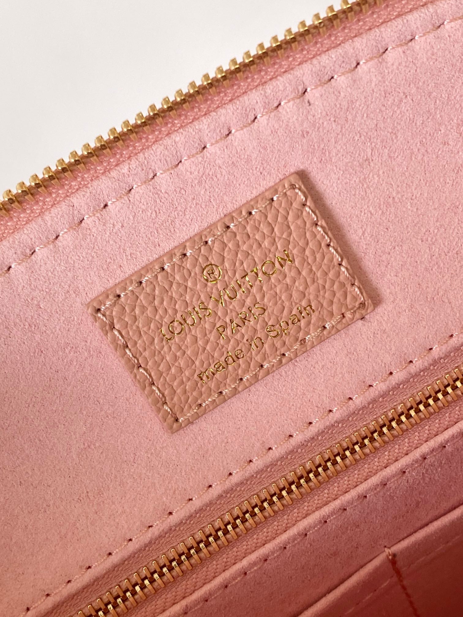 Louis Vuitton Montaigne BB Monogram Empreinte Leather - Rose Trianon / Crème