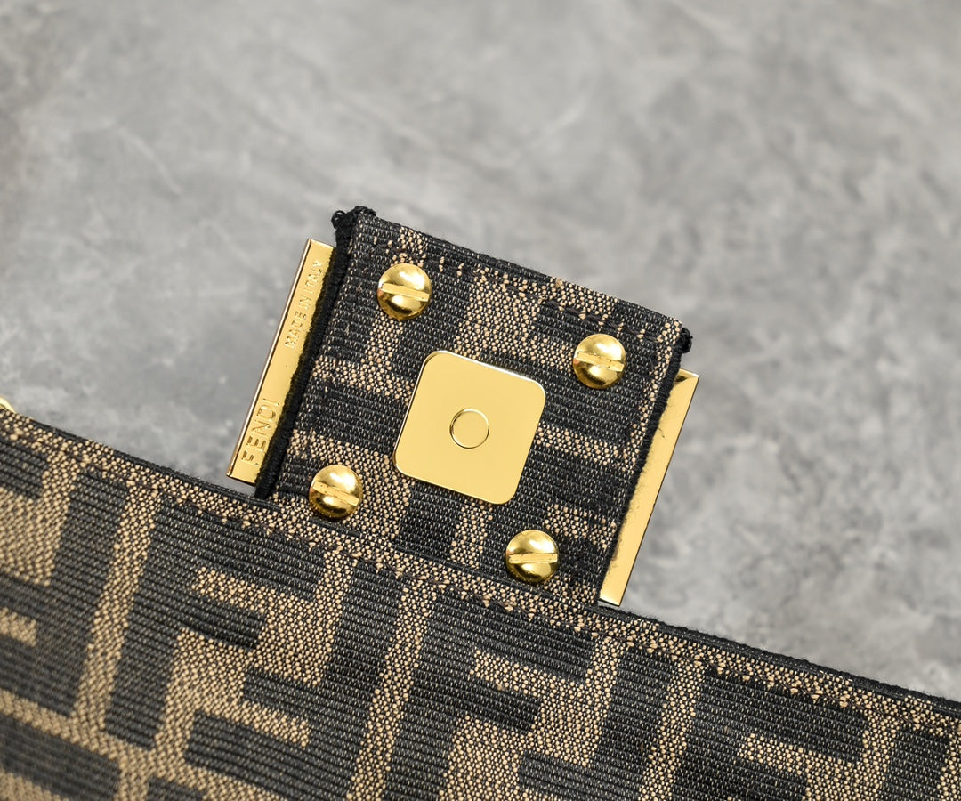 Fendi Baguette FF Monogram Canvas Shoulder Bag - Brown/Black