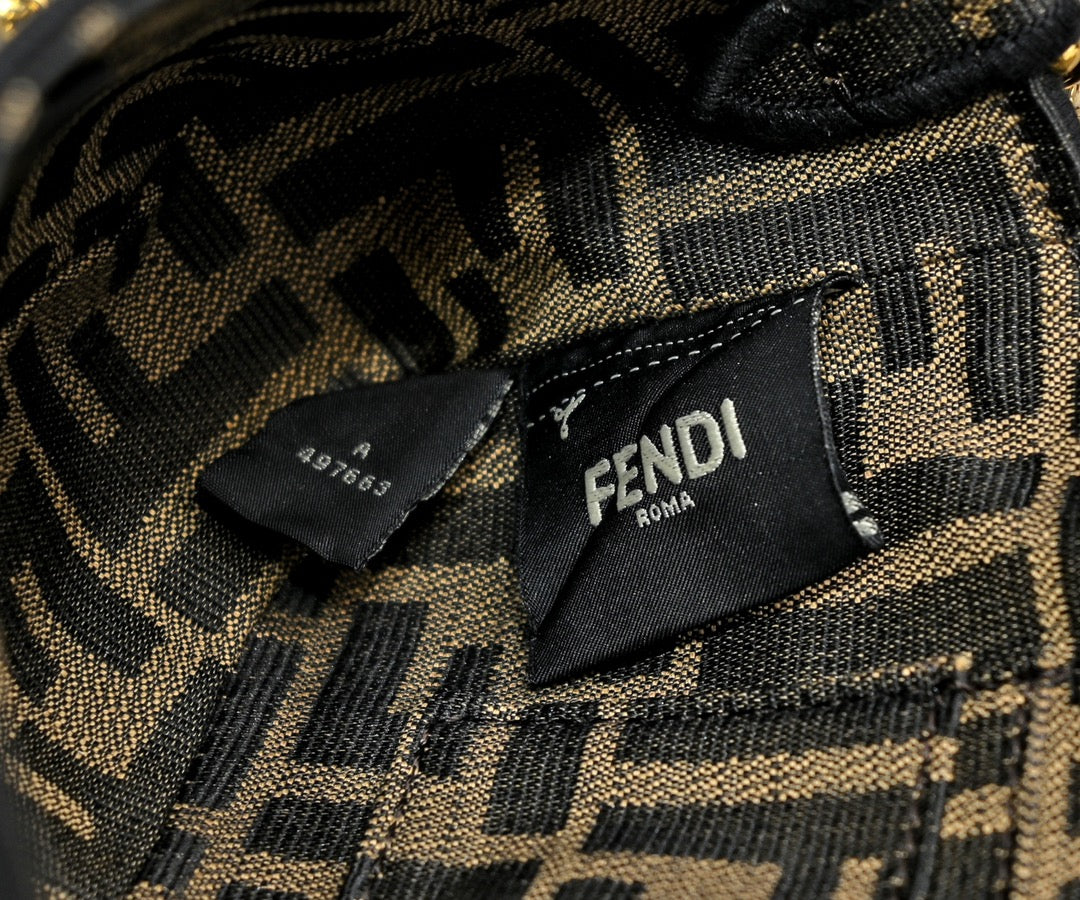 Fendi Baguette FF Monogram Canvas Shoulder Bag - Brown/Black