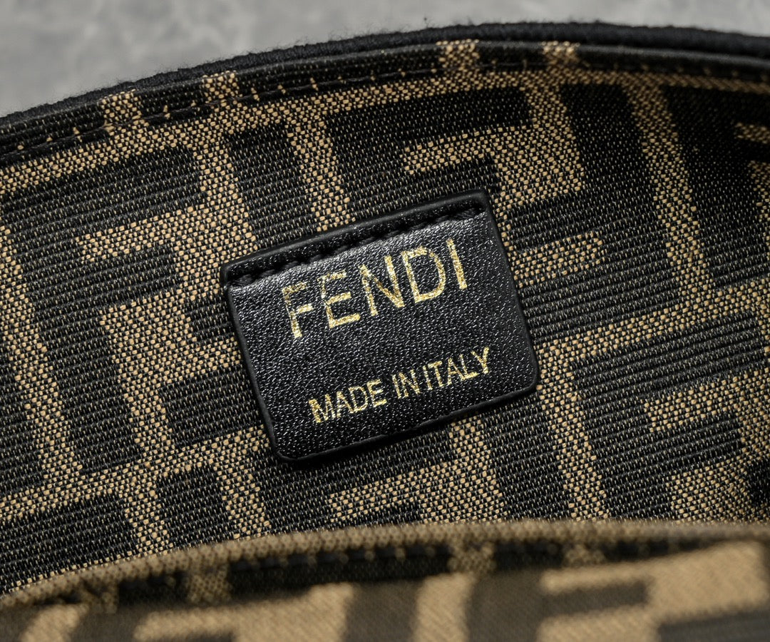 Fendi Baguette FF Monogram Canvas Shoulder Bag - Brown/Black