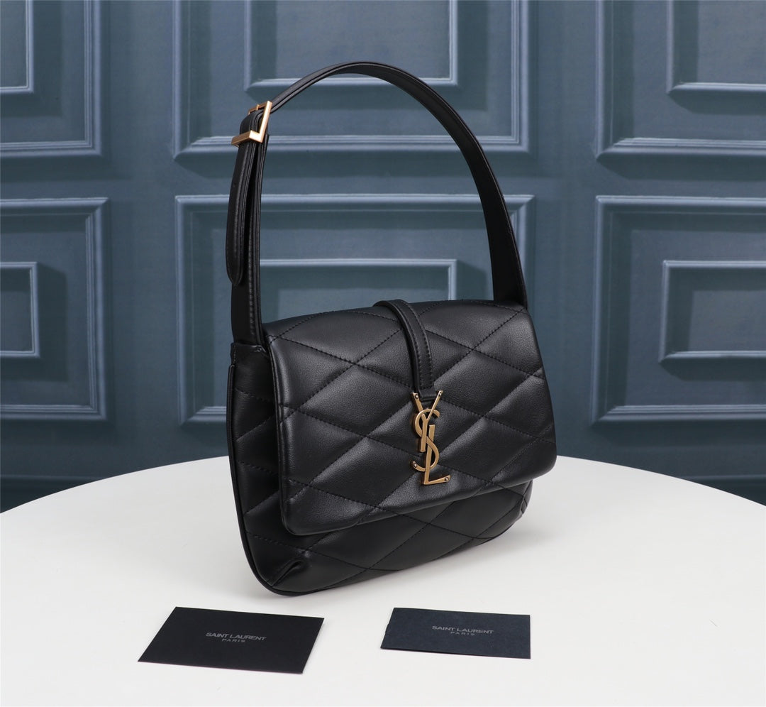 Saint Laurent Le 5 À 7 Large Quilted Leather Shoulder Bag in Black