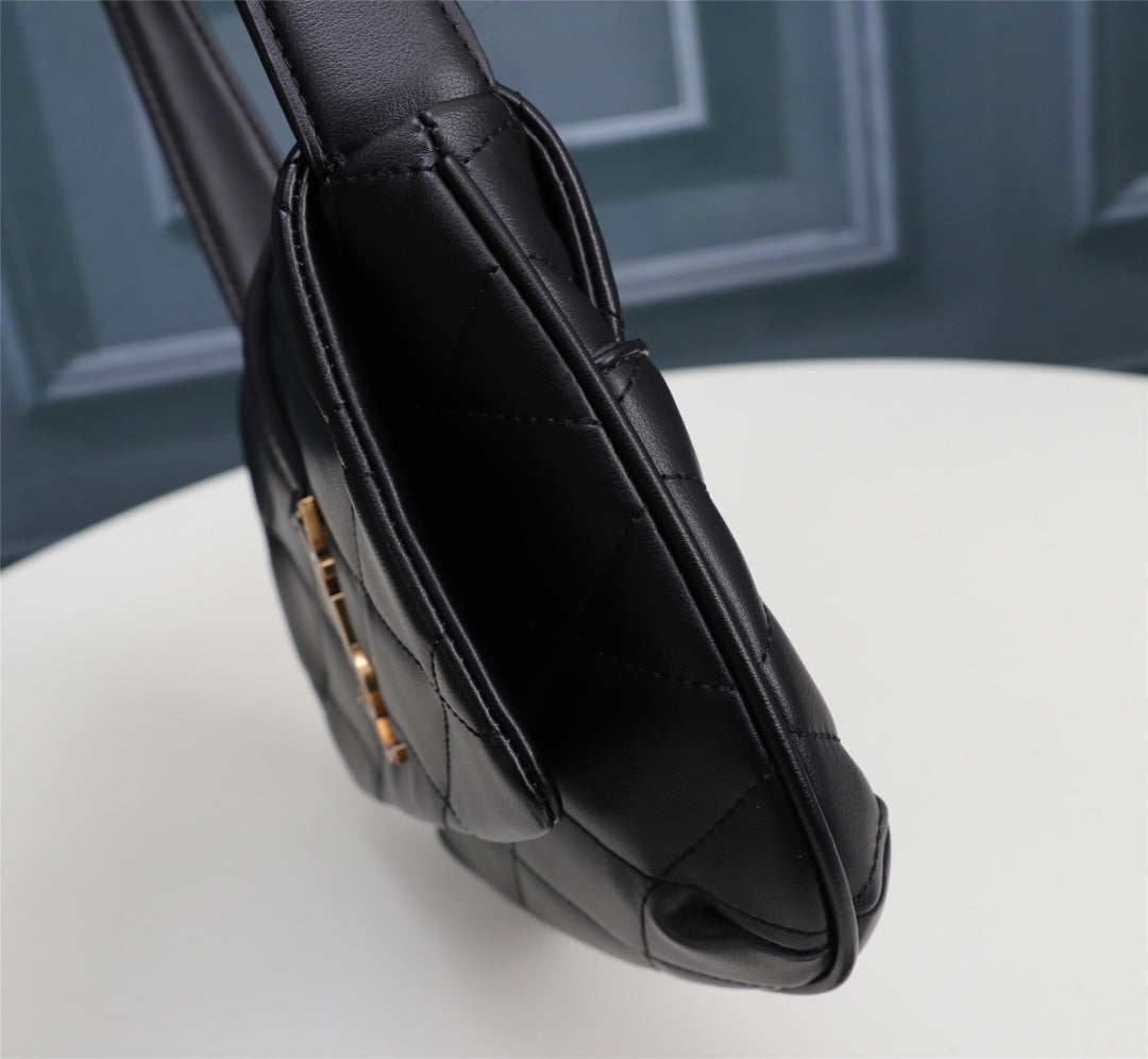 Saint Laurent Le 5 À 7 Large Quilted Leather Shoulder Bag in Black