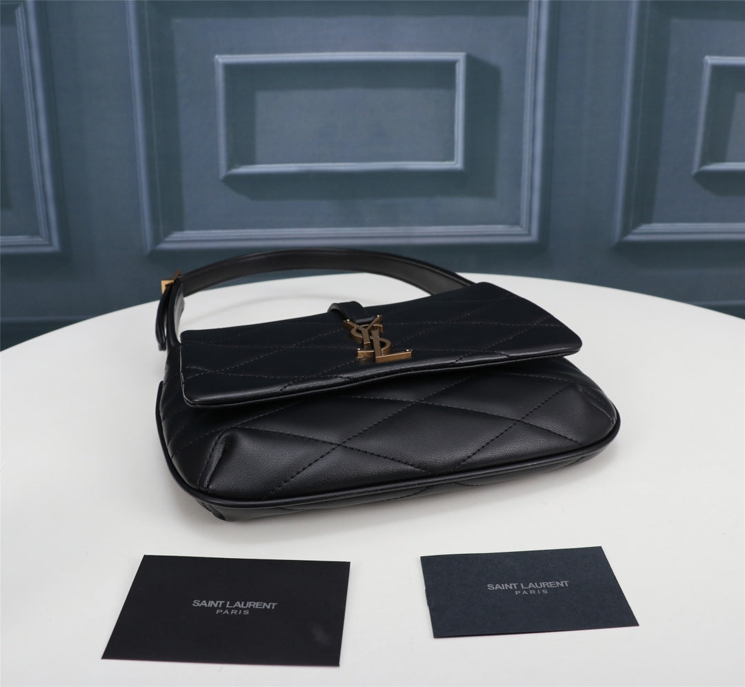 Saint Laurent Le 5 À 7 Large Quilted Leather Shoulder Bag in Black