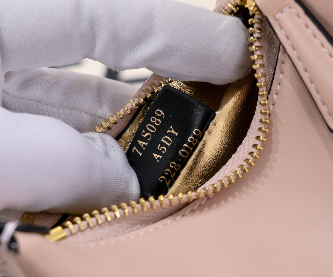 Fendi Fendigraphy Small Pink Leather Hobo Bag with Gold-Tone Logo Hardware