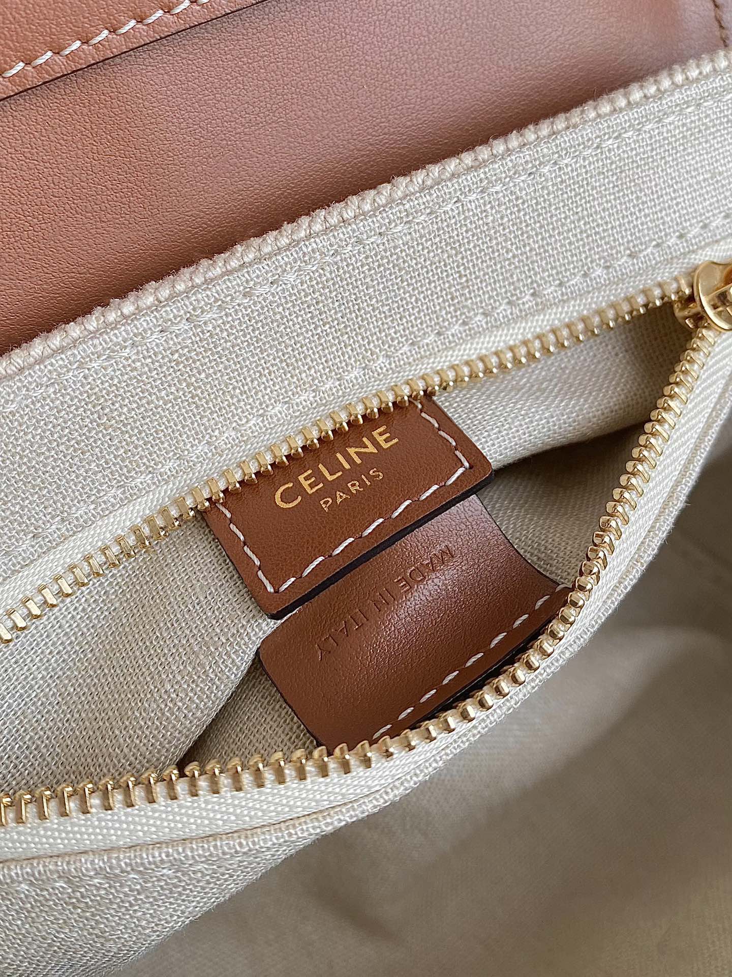 Elegant Two-Tone Canvas and Leather Crossbody Shoulder Bag with Gold Hardware