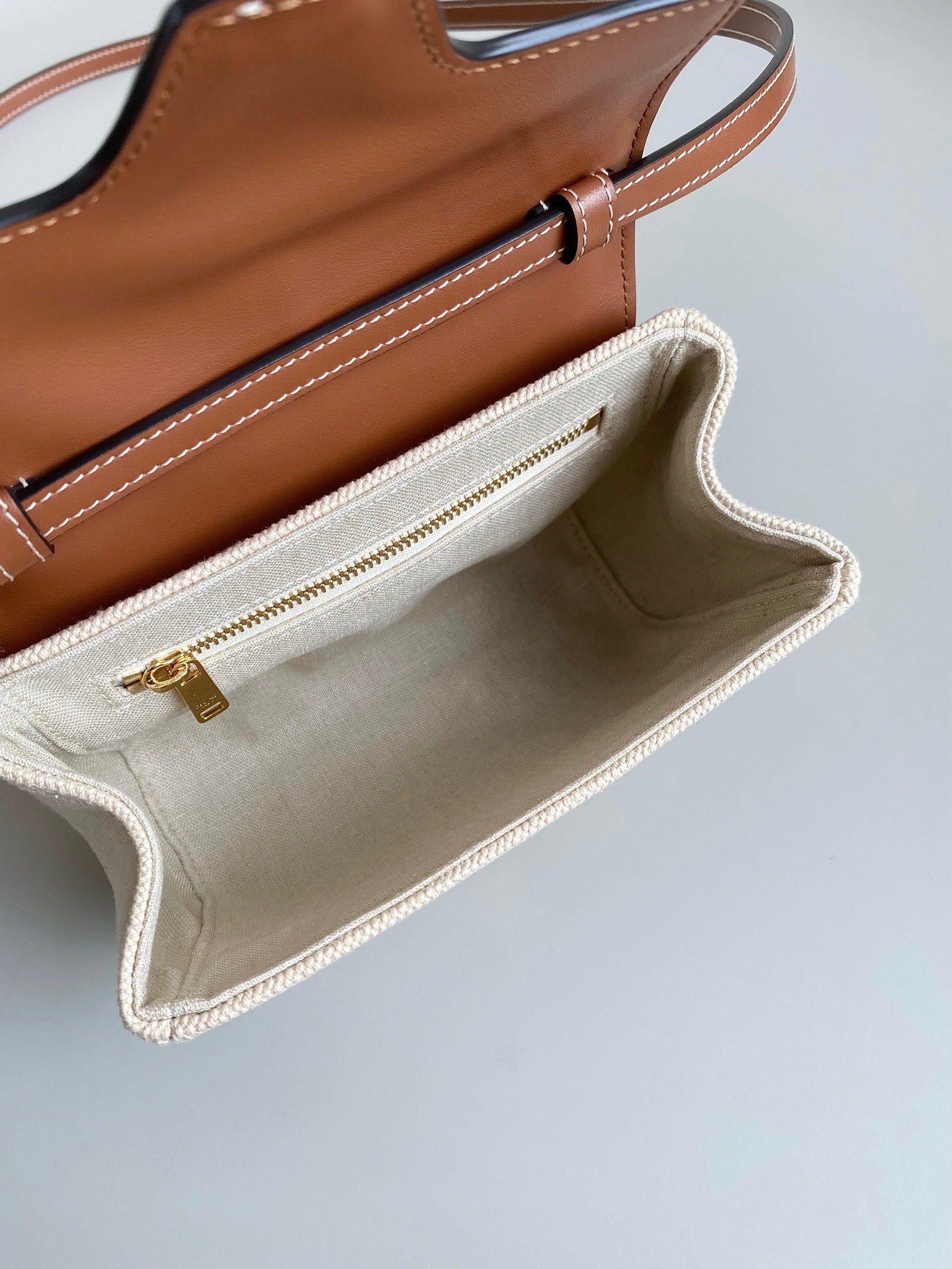 Elegant Two-Tone Canvas and Leather Crossbody Shoulder Bag with Gold Hardware