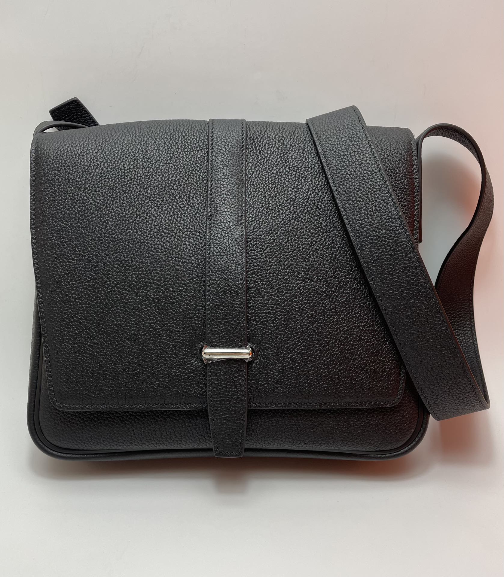 Men's Classic Black Textured Messenger Bag with Adjustable Shoulder Strap