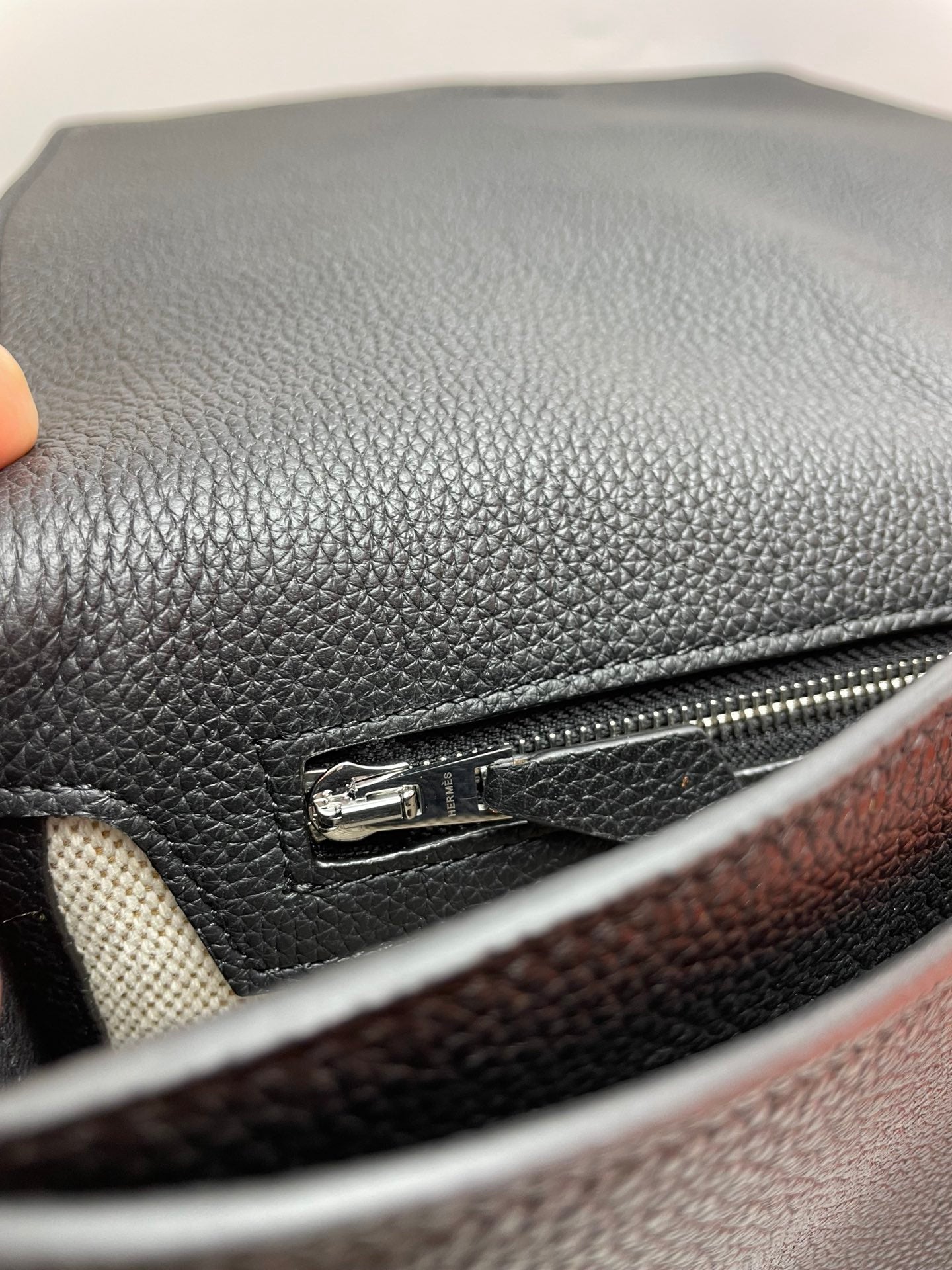 Men's Classic Black Textured Messenger Bag with Adjustable Shoulder Strap