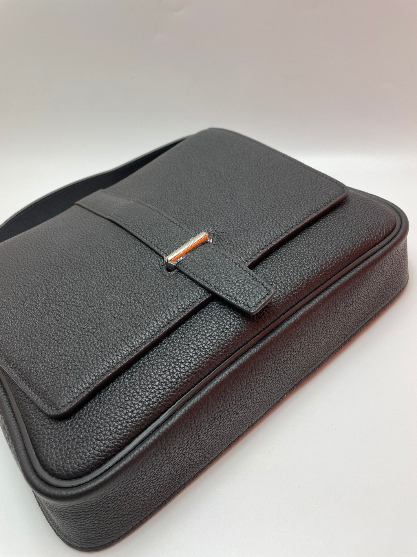 Men's Classic Black Textured Messenger Bag with Adjustable Shoulder Strap