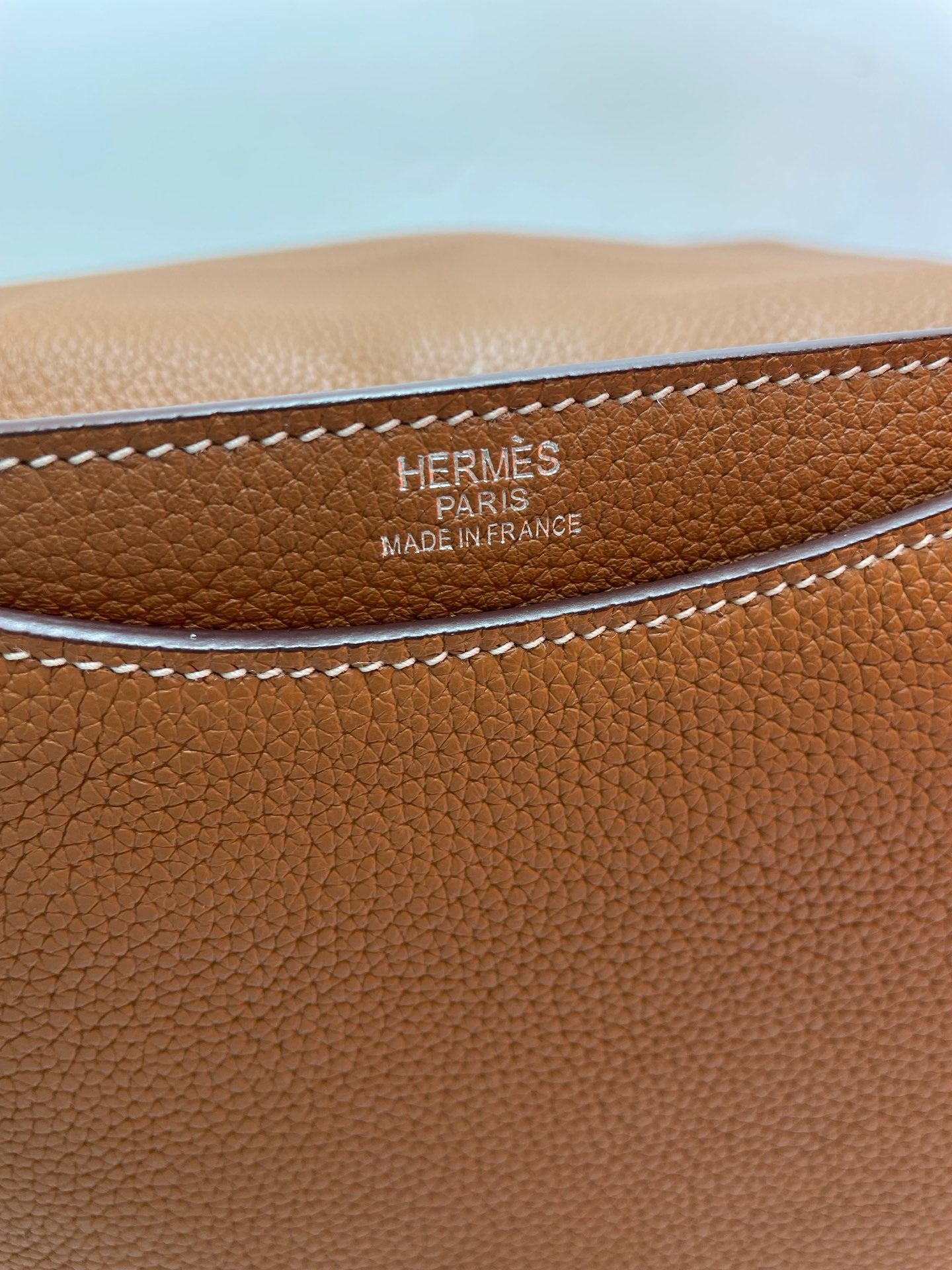 Luxury Tan Brown Leather Messenger Shoulder Bag with Silver-Tone Hardware