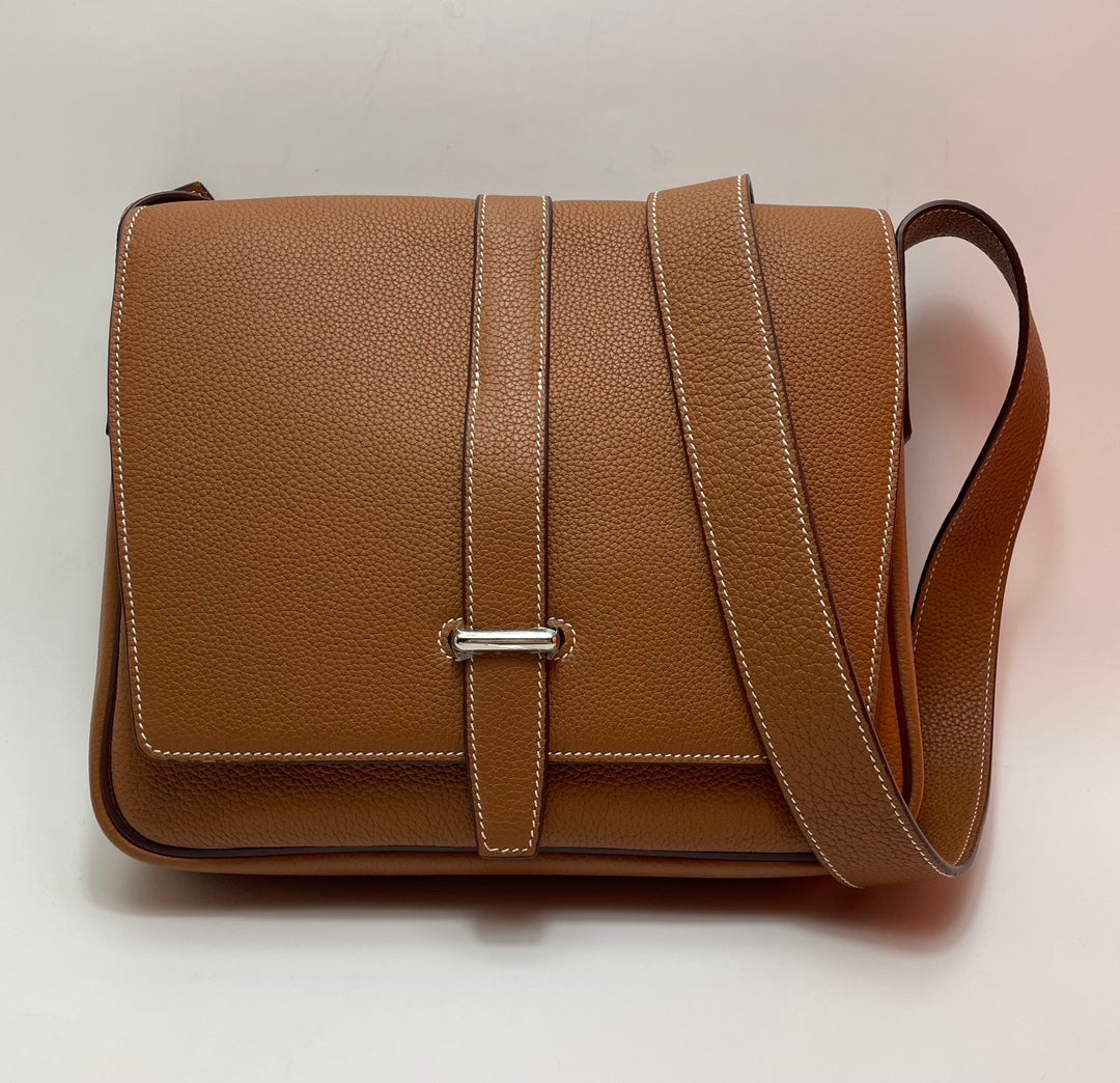 Luxury Tan Brown Leather Messenger Shoulder Bag with Silver-Tone Hardware
