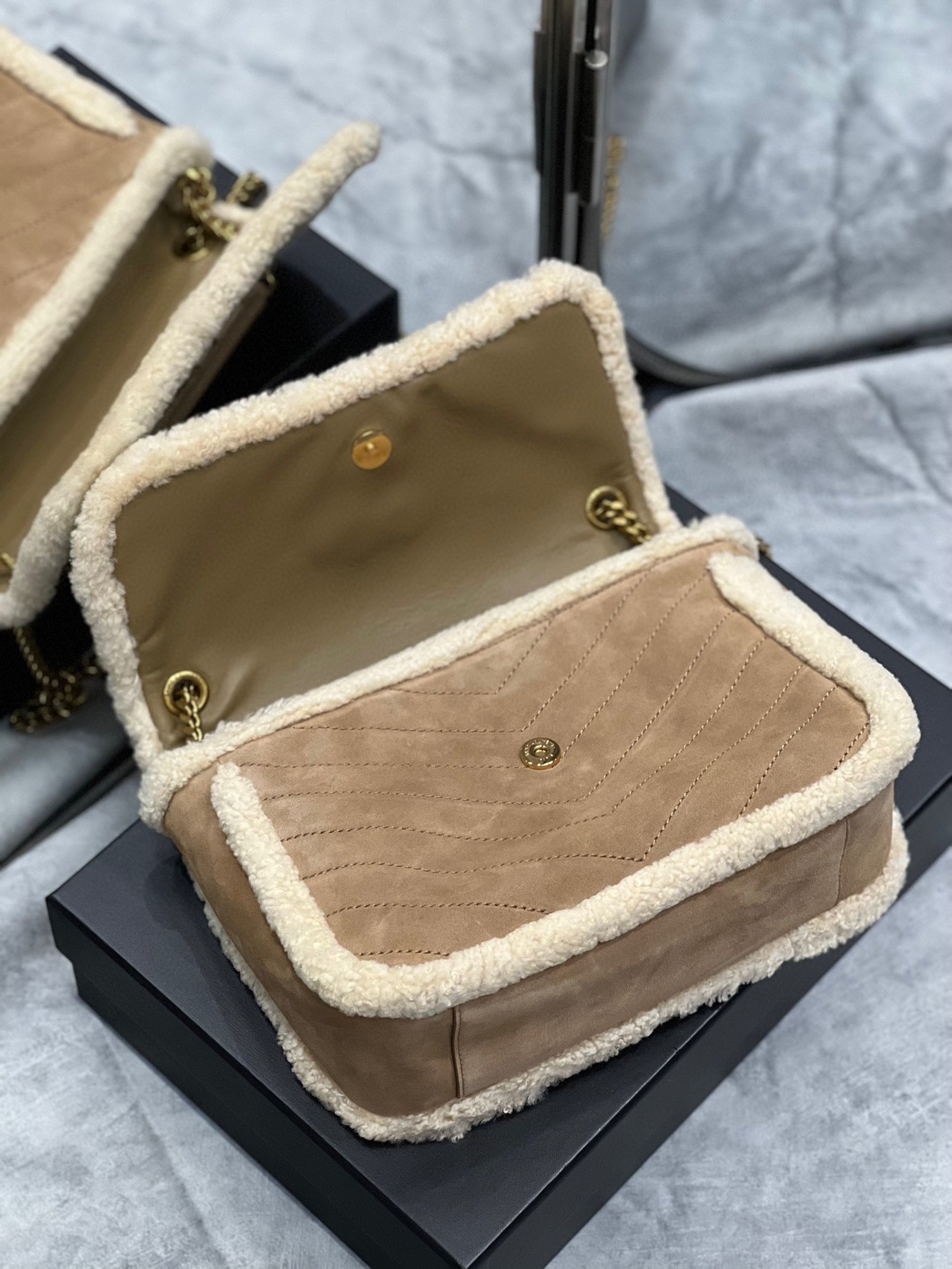 Saint Laurent Niki Medium Shoulder Bag in Suede and Shearling - Tan