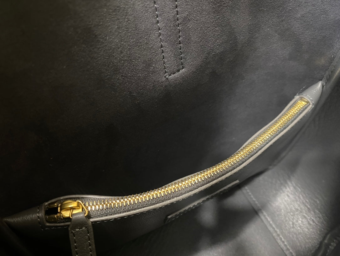 Saint Laurent Le 5 à 7 Large Hobo Bag in Smooth Navy Leather