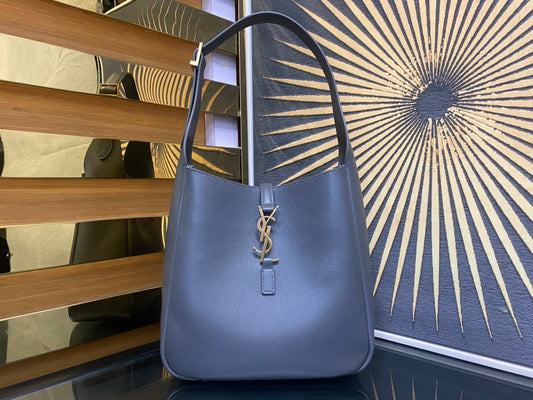Saint Laurent Le 5 à 7 Large Hobo Bag in Smooth Navy Leather