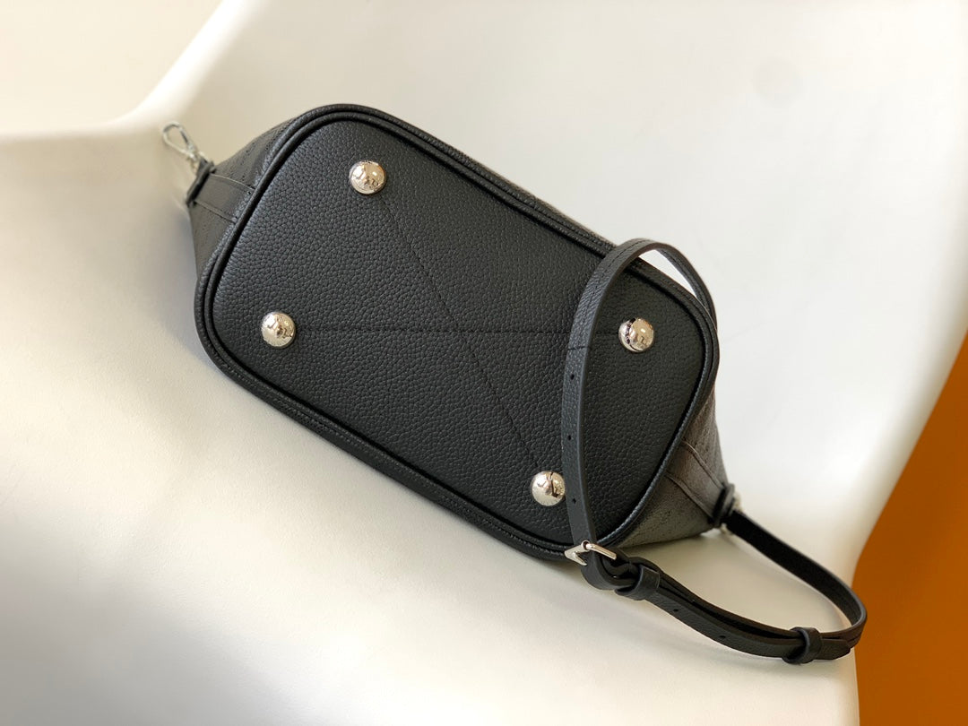 Louis Vuitton Carmel Hobo Bag Mahina Calf Leather Black