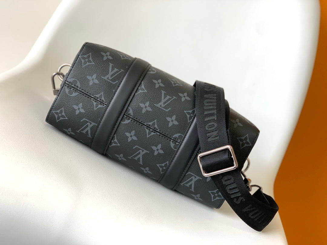 Louis Vuitton Keepall Bandoulière 25 Monogram Eclipse Canvas Bag