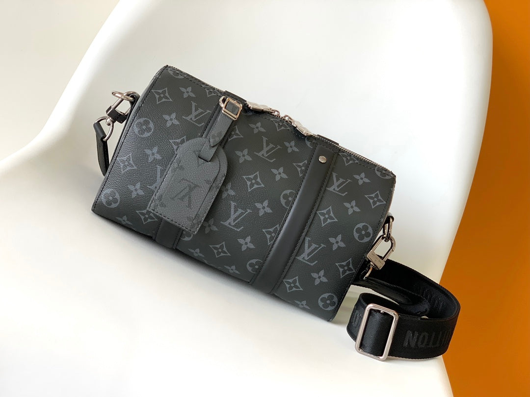 Louis Vuitton Keepall Bandoulière 25 Monogram Eclipse Canvas Bag