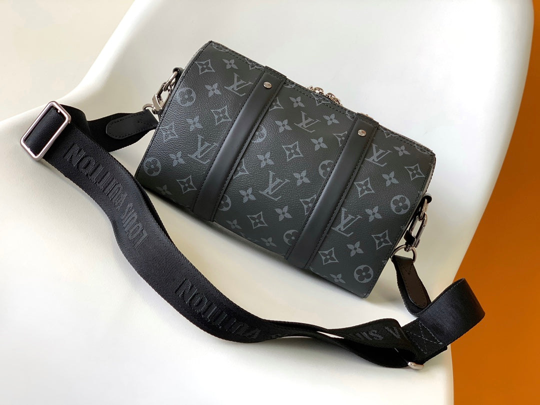 Louis Vuitton Keepall Bandoulière 25 Monogram Eclipse Canvas Bag