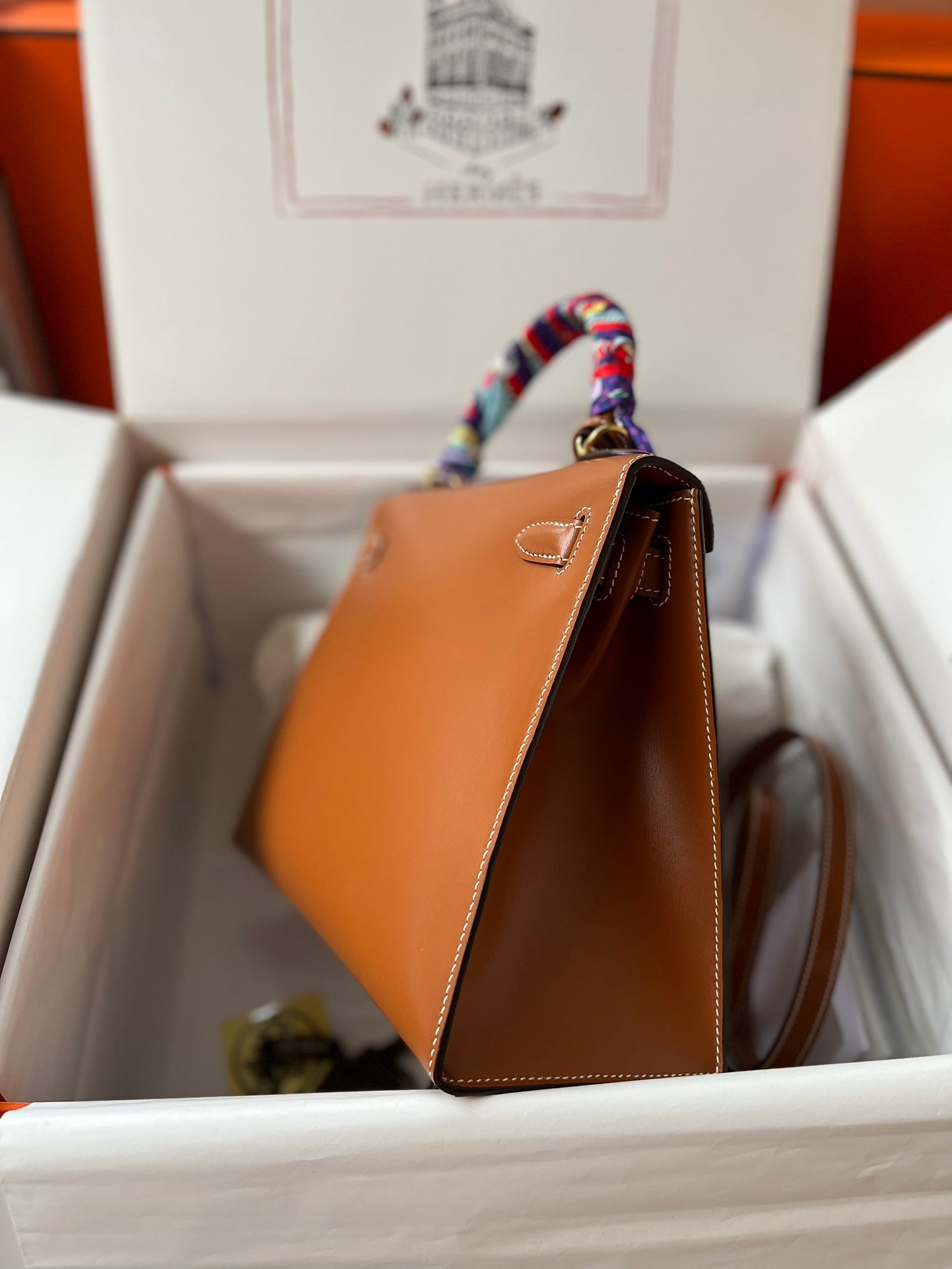 Hermès Kelly Bag Gold Leather with Gold Hardware and Twilly Scarf