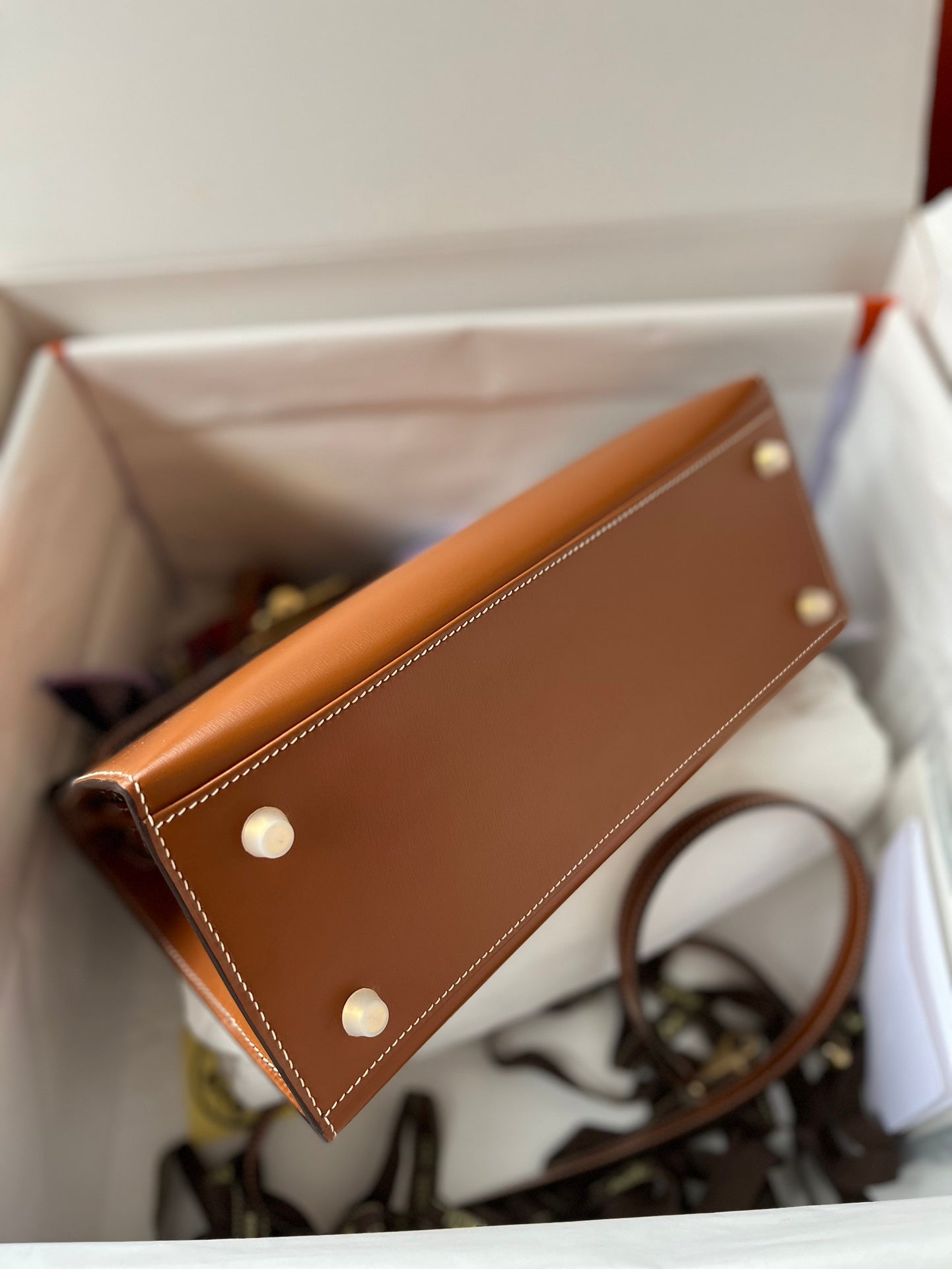 Hermès Kelly Bag Gold Leather with Gold Hardware and Twilly Scarf