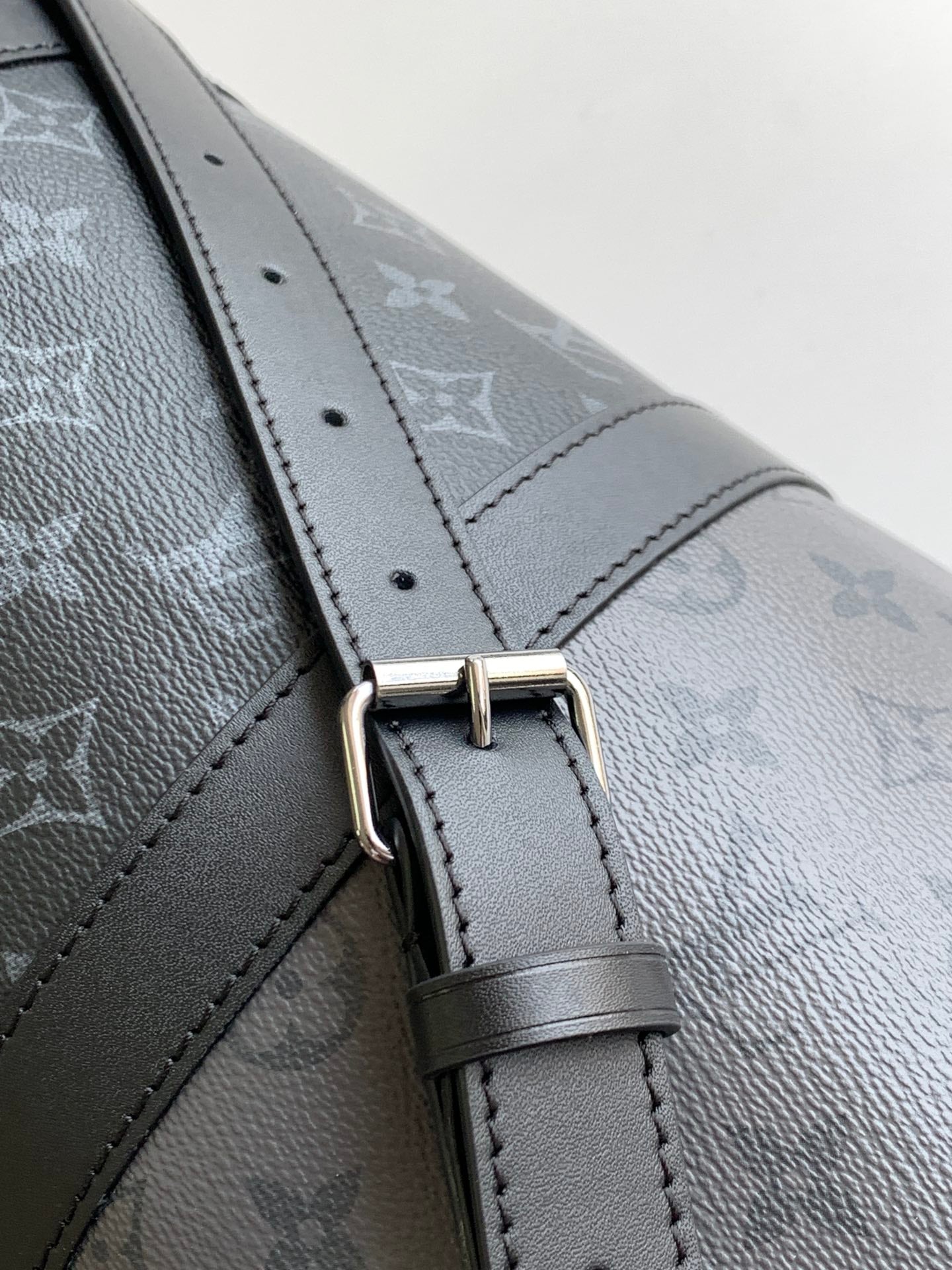 Louis Vuitton Keepall Bandoulière 50 Monogram Eclipse Canvas Travel Bag