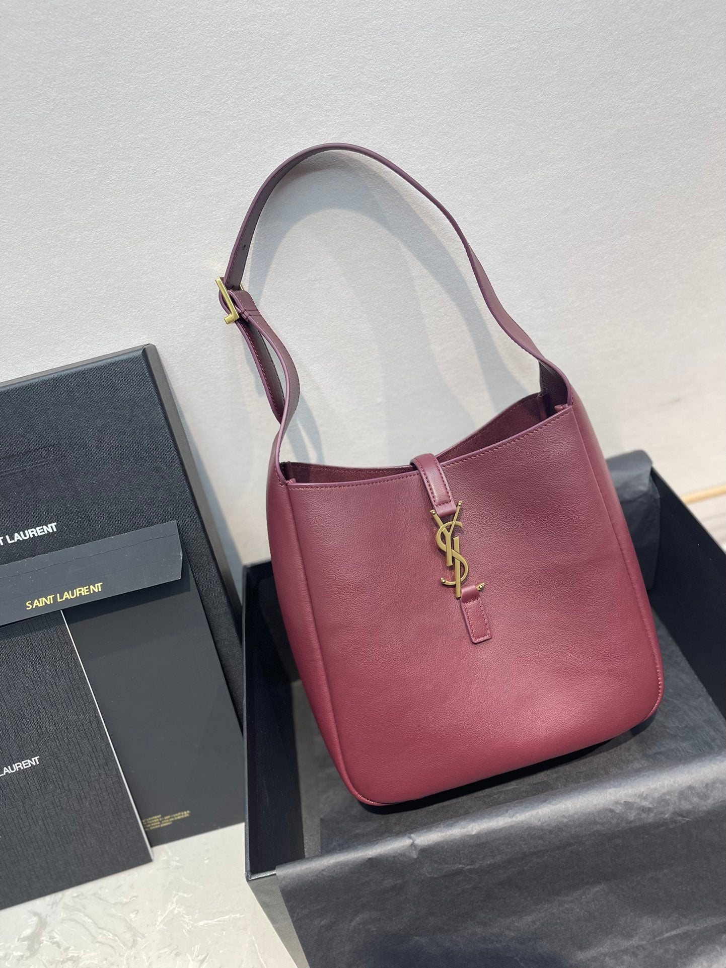 Saint Laurent Small 5 à 7 Hobo Bag in Burgundy Smooth Leather