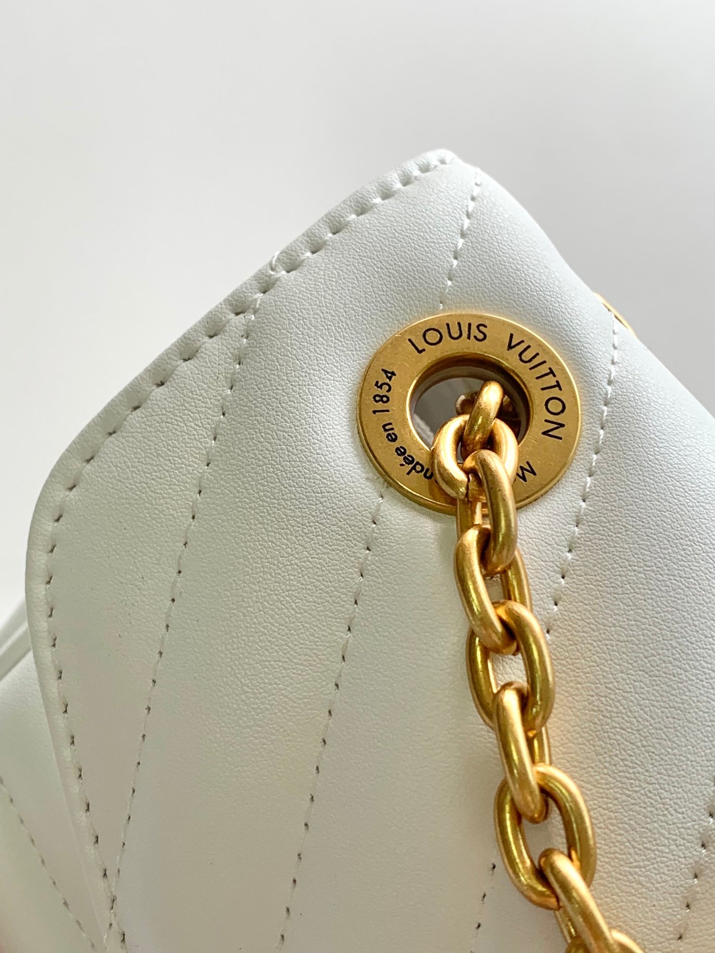 Louis Vuitton New Wave Chain Bag PM - White Quilted Calf Leather