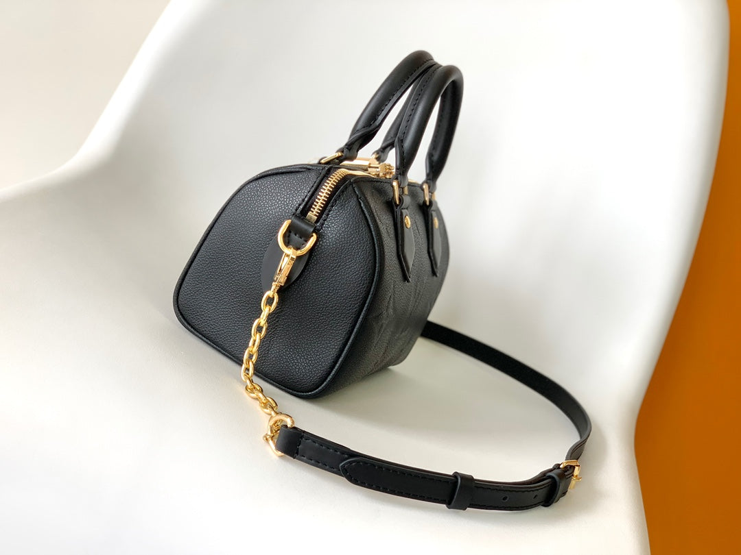 Louis Vuitton Speedy Bandoulière 20 Monogram Empreinte Leather Bag - Noir