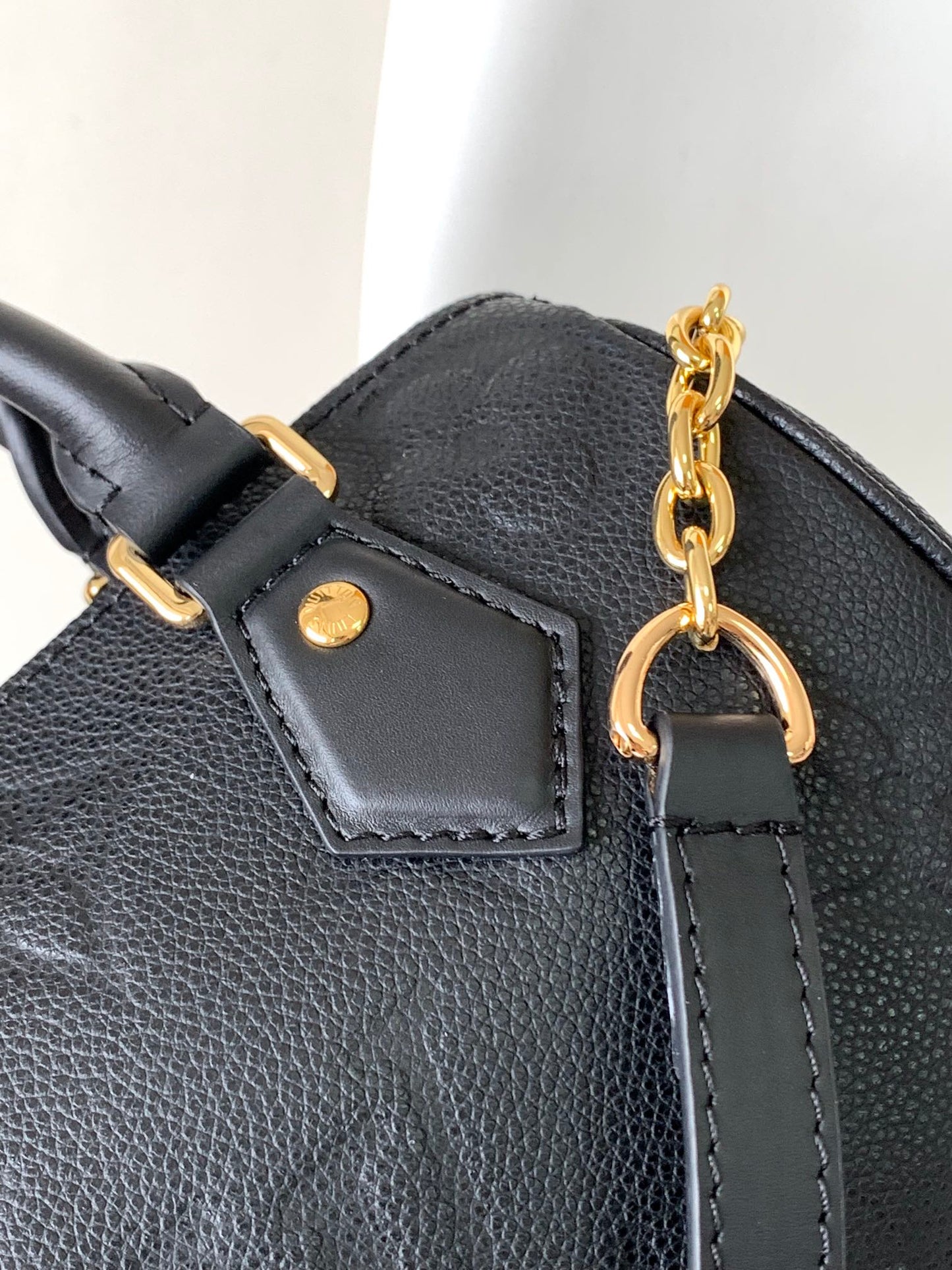 Louis Vuitton Speedy Bandoulière 20 Monogram Empreinte Leather Bag - Noir
