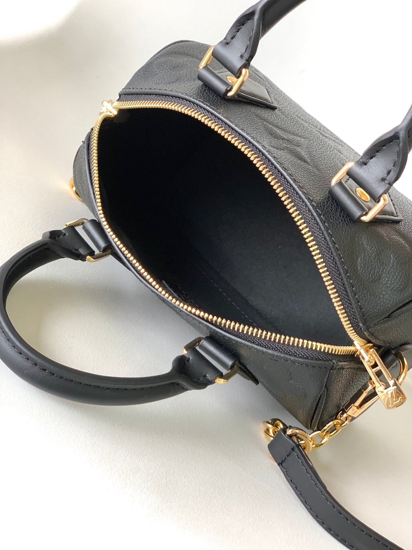 Louis Vuitton Speedy Bandoulière 20 Monogram Empreinte Leather Bag - Noir