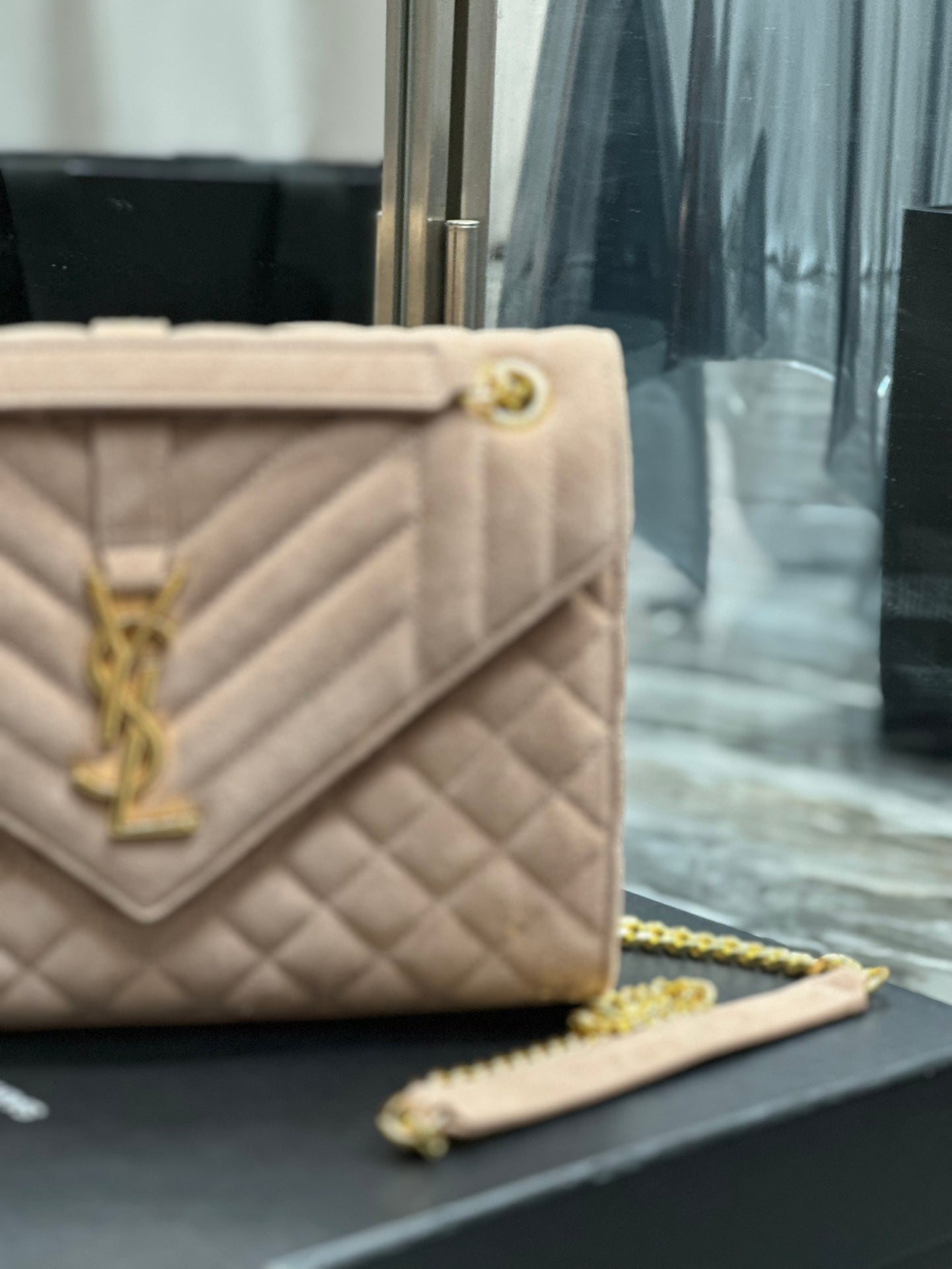 Saint Laurent Medium Envelope Bag in Quilted Grain de Poudre Embossed Leather - Beige