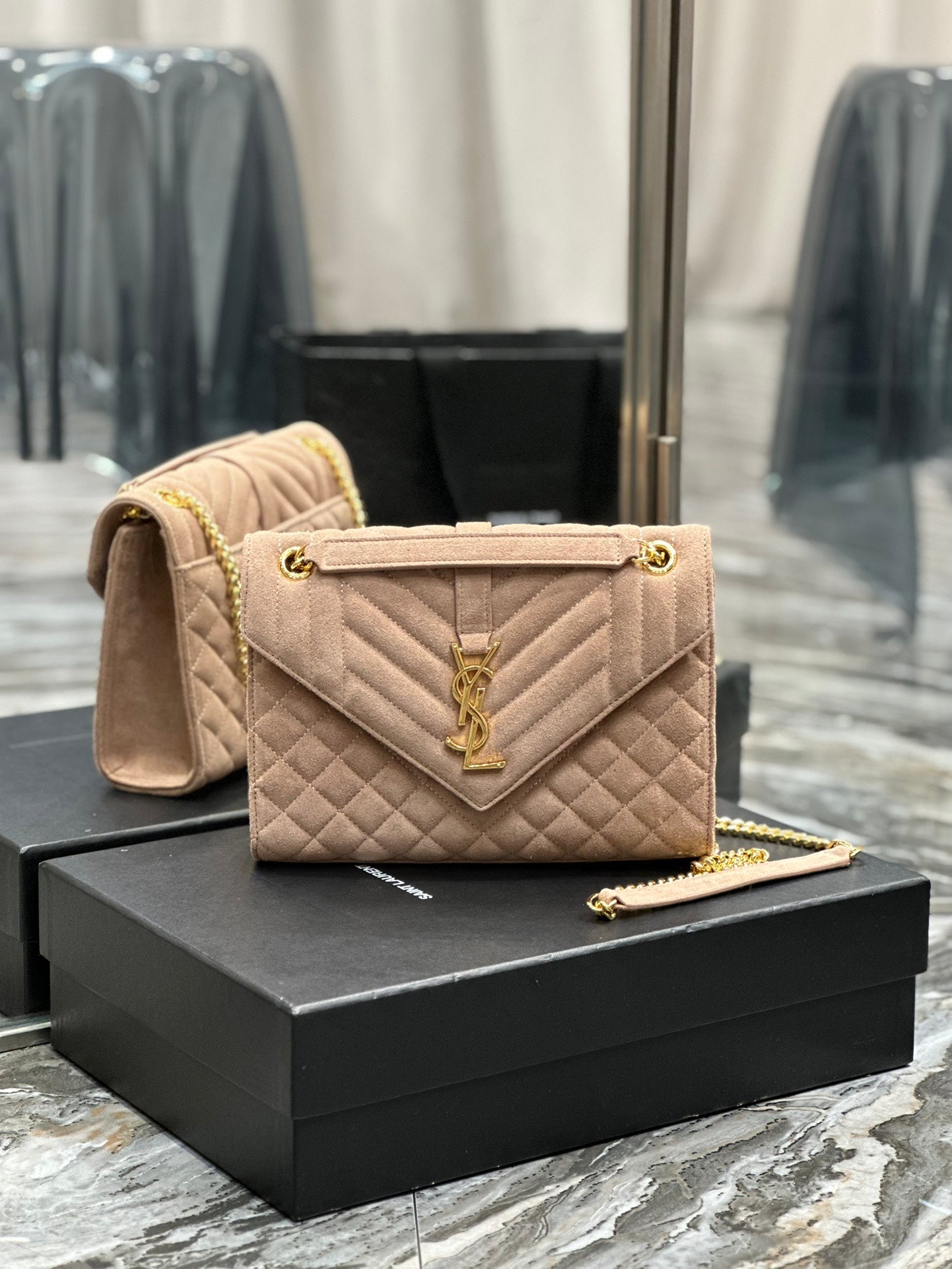 Saint Laurent Medium Envelope Bag in Quilted Grain de Poudre Embossed Leather - Beige