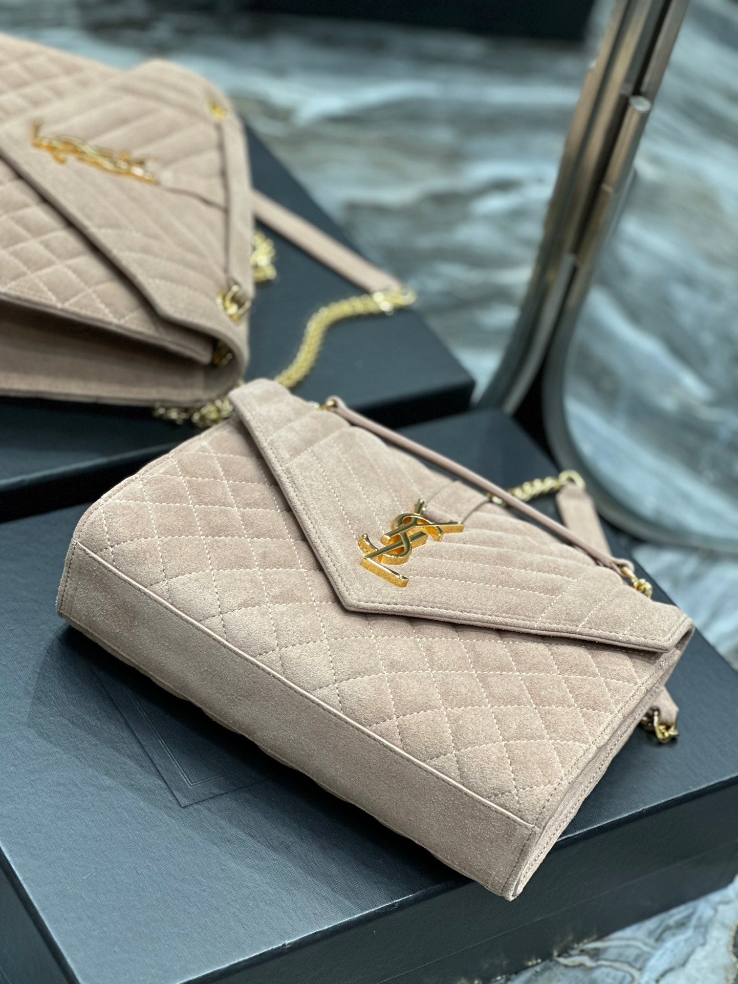 Saint Laurent Medium Envelope Bag in Quilted Grain de Poudre Embossed Leather - Beige