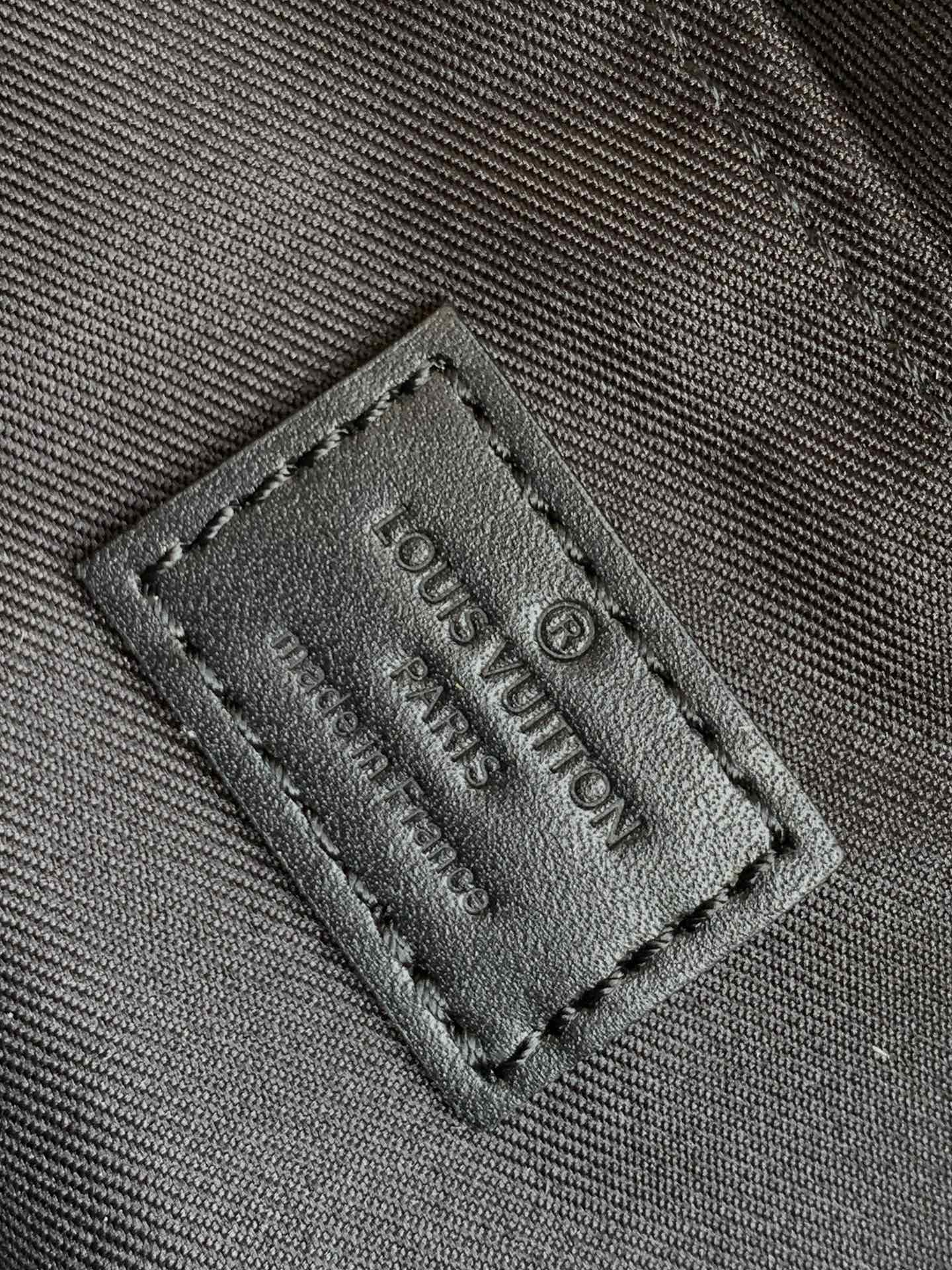 Louis Vuitton Alpha Messenger Bag Monogram Eclipse - Black/Grey
