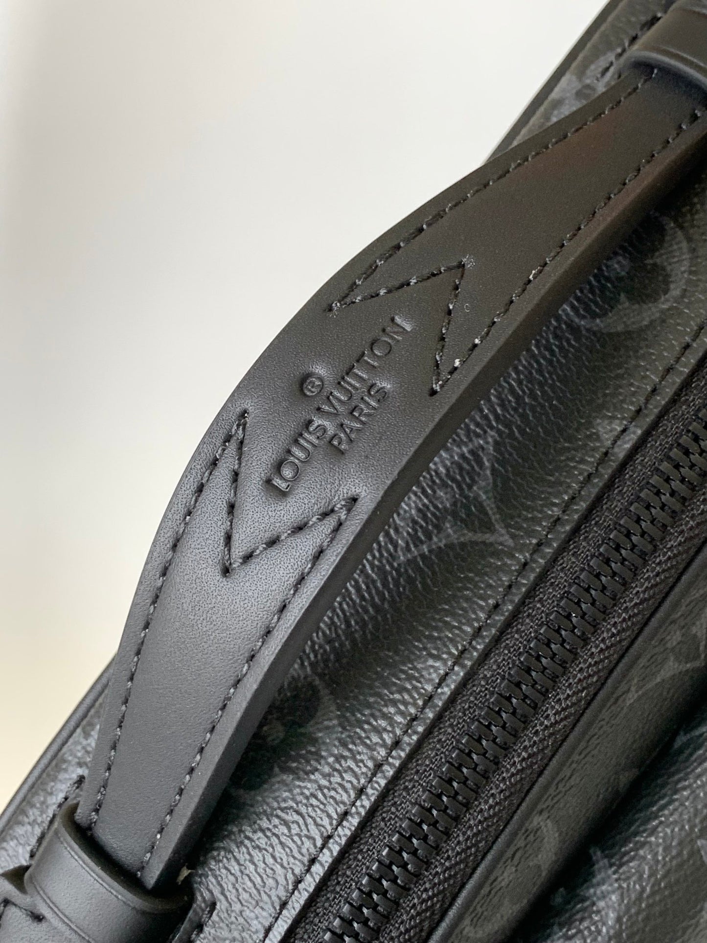 Louis Vuitton Alpha Messenger Bag Monogram Eclipse - Black/Grey