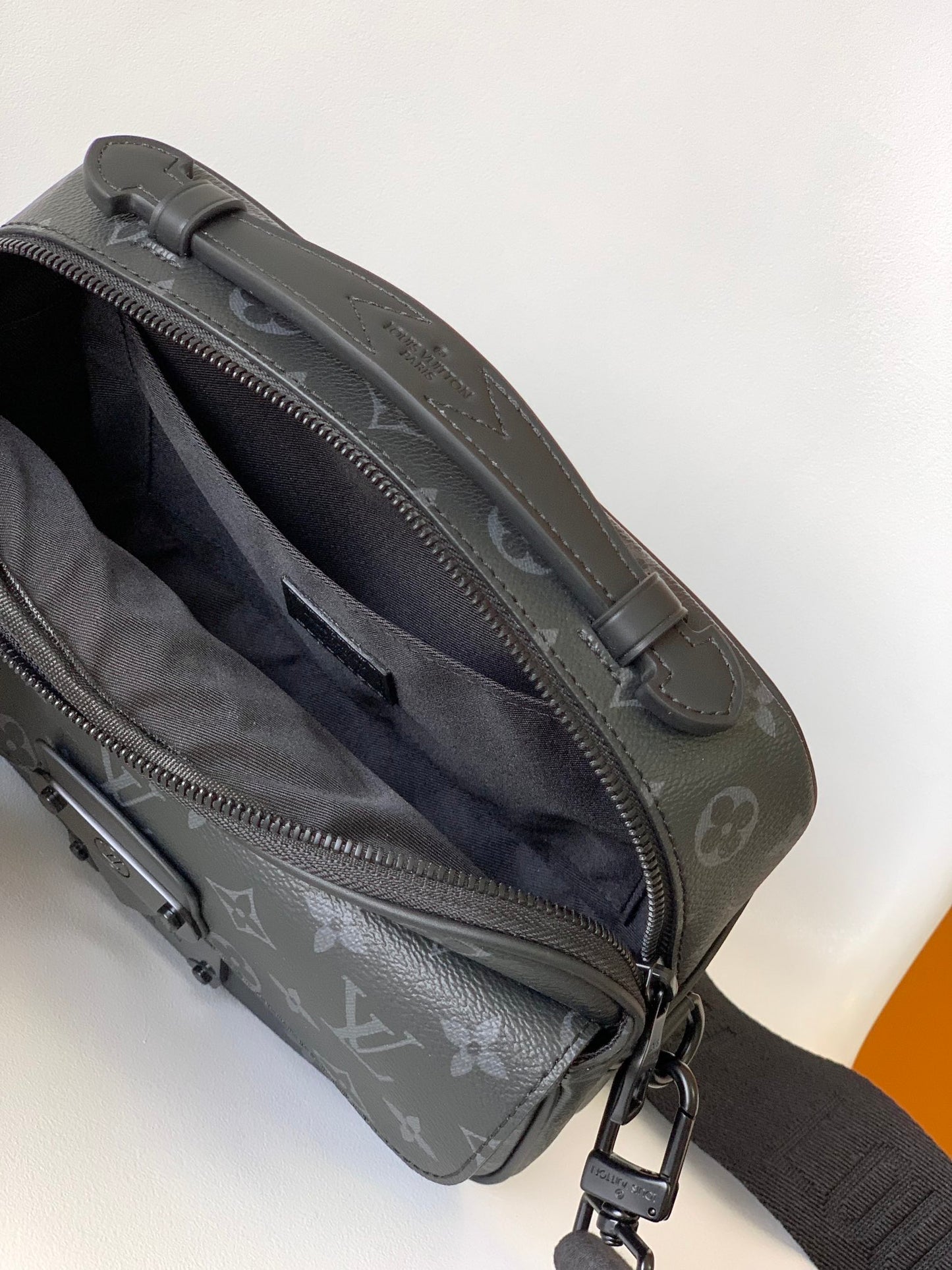 Louis Vuitton Alpha Messenger Bag Monogram Eclipse - Black/Grey