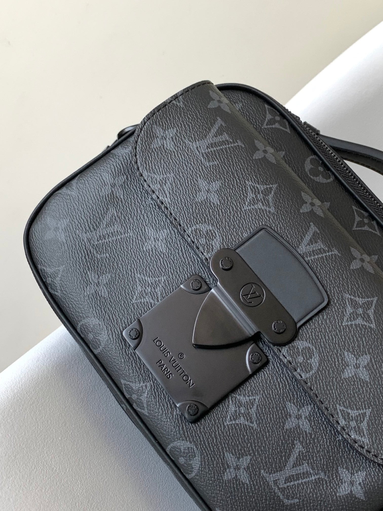 Louis Vuitton Alpha Messenger Bag Monogram Eclipse - Black/Grey