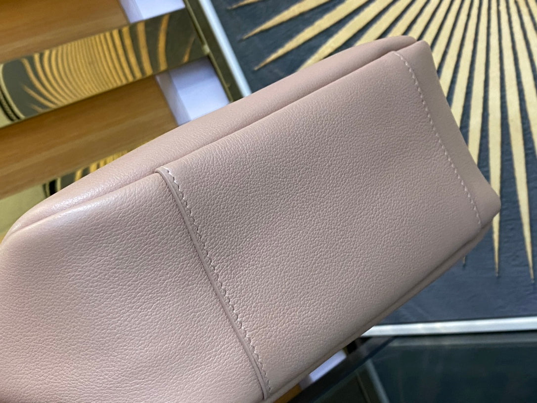 Saint Laurent Le 5 à 7 Leather Hobo Bag - Light Rose