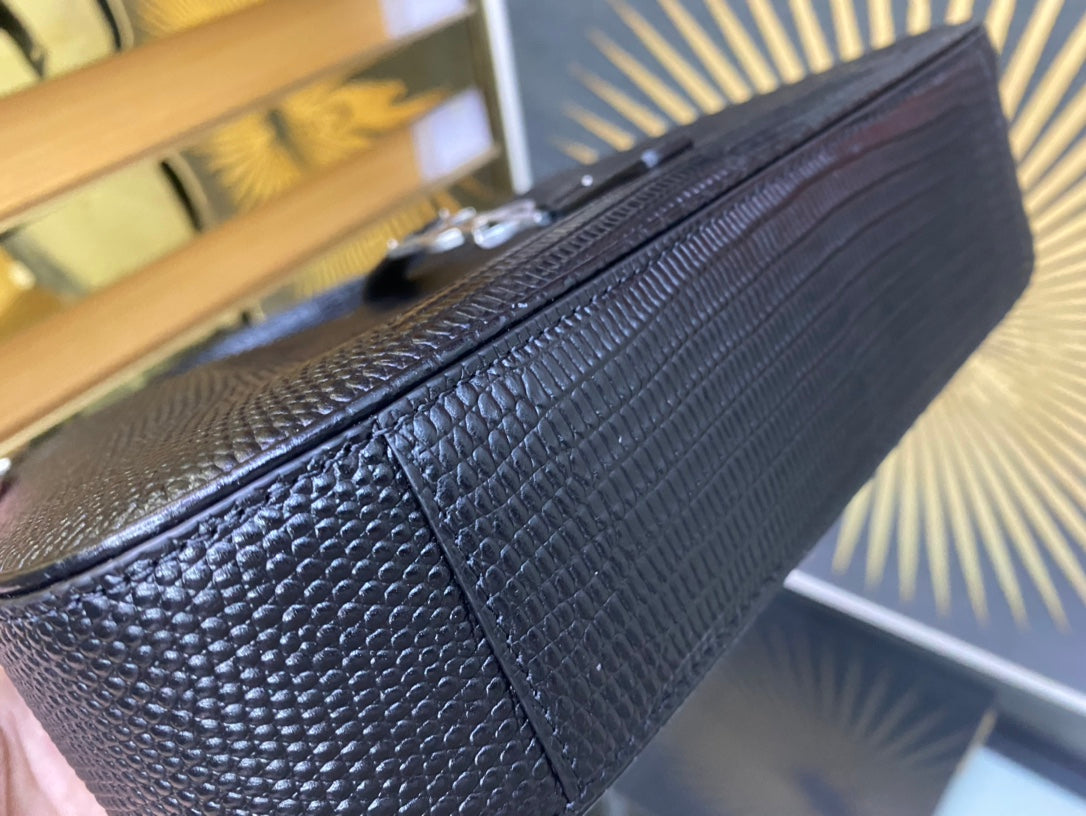 Saint Laurent Le 5 à 7 Lizard-Embossed Leather Hobo Bag - Black