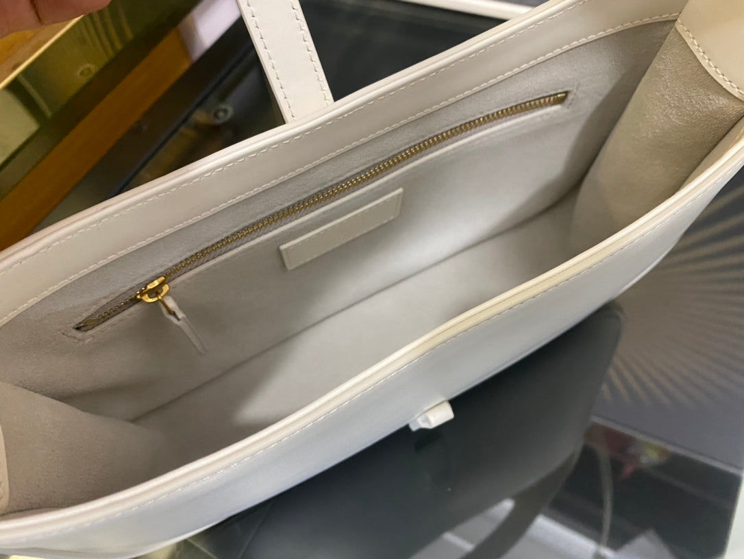 Saint Laurent Le 5 à 7 Small Hobo Bag in White Leather